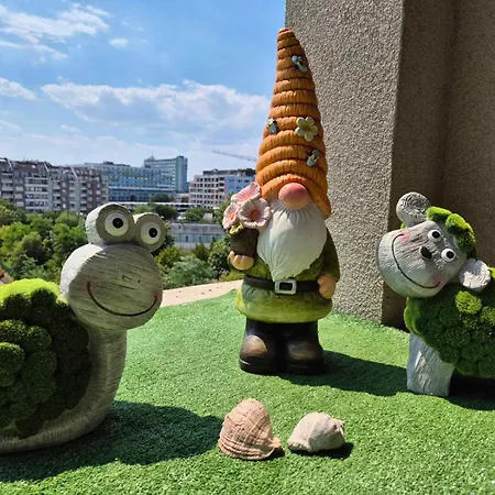 Lazuren Bryag Lux דירה *