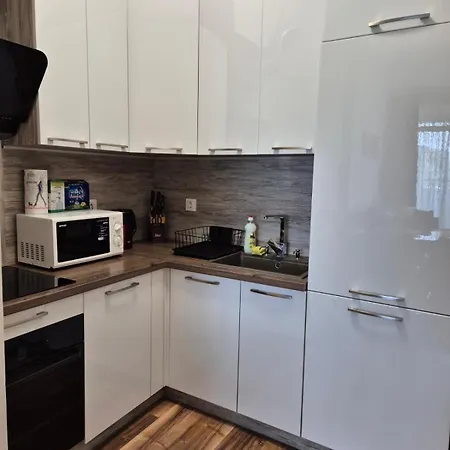 Apartment Lazuren Bryag Lux