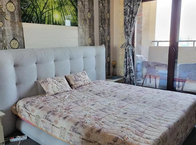 Lazuren Bryag Lux Burgaz