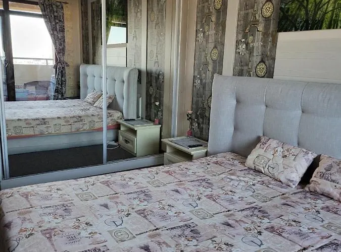 Lazuren Bryag Lux * Burgaz