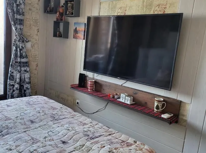 Lazuren Bryag Lux Burgaz