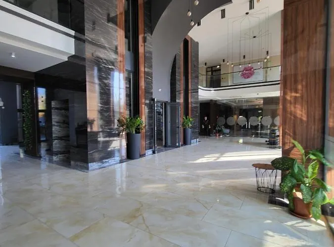 Lazuren Bryag Lux * Burgaz