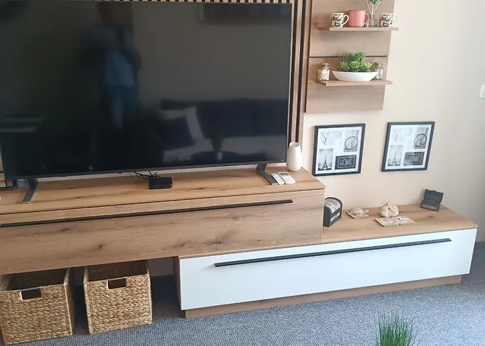 Lazuren Bryag Lux *