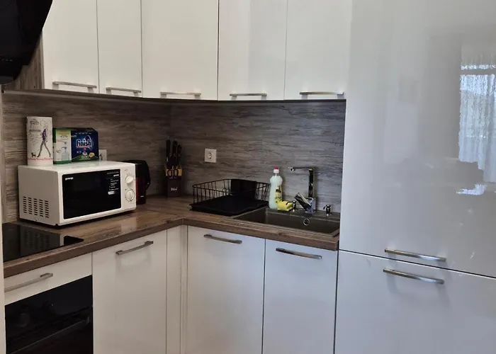 Lazuren Bryag Lux Burgaz