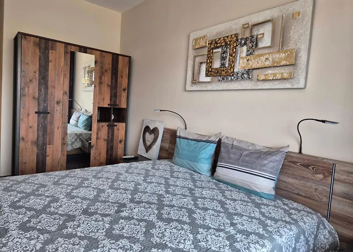 Lazuren Bryag Lux * Burgaz