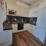 Lazuren Bryag Lux *