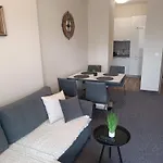 Lazuren Bryag Lux