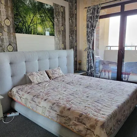 Lazuren Bryag Lux Burgas City