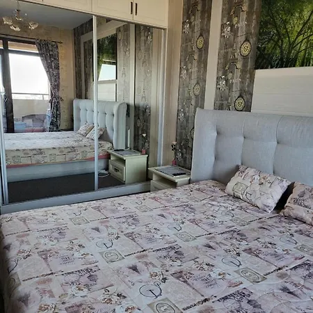 Lazuren Bryag Lux * Burgas City