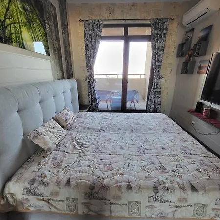 Apartmán Lazuren Bryag Lux Burgas City
