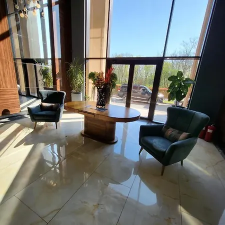 Lazuren Bryag Lux Μπουργκάς