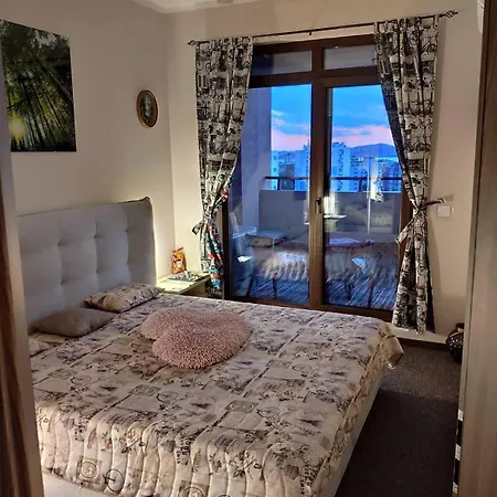 Lazuren Bryag Lux * Burgas City