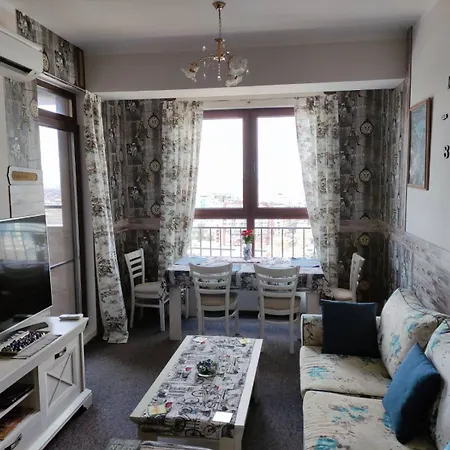 Lazuren Bryag Lux Burgas