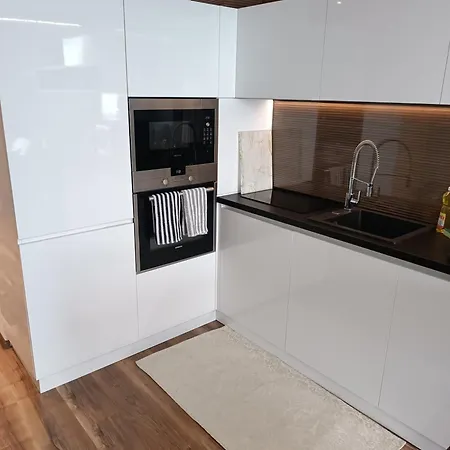 Lägenhet Lazuren Bryag Lux *