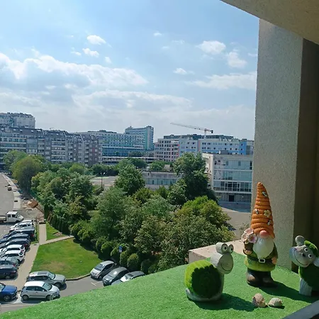 Apartament Lazuren Bryag Lux