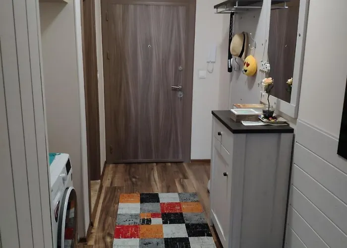 Lazuren Bryag Lux *