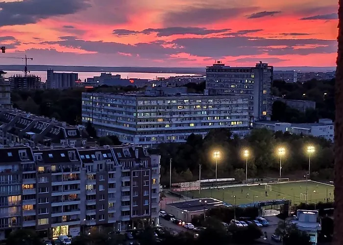 Apartman Lazuren Bryag Lux