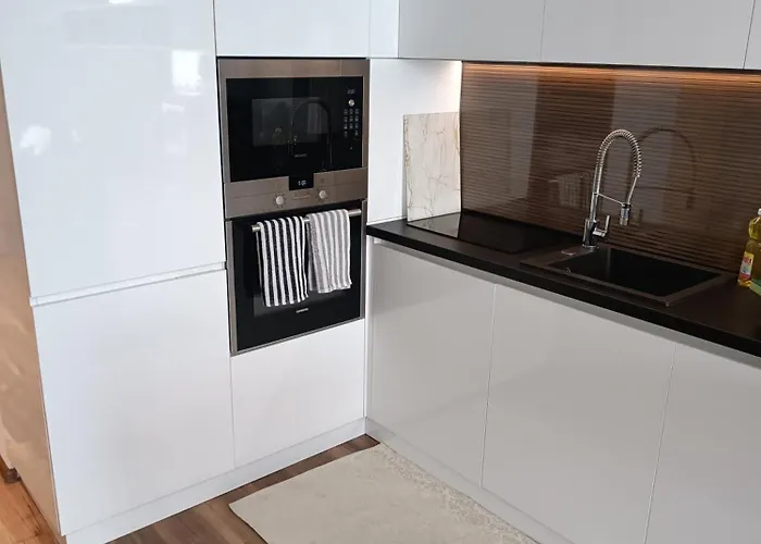 Apartman Lazuren Bryag Lux *