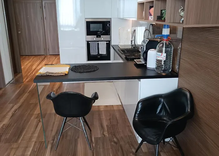 Lazuren Bryag Lux Apartman Burgasz