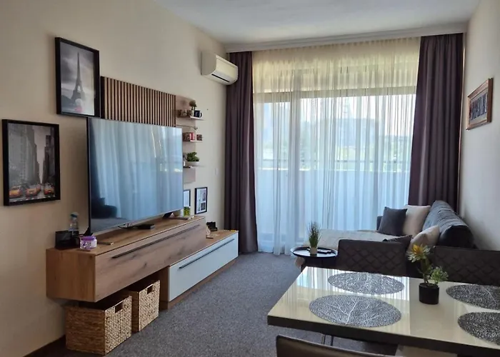 Lazuren Bryag Lux Apartman