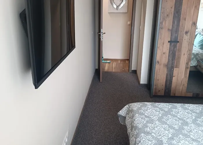 Lazuren Bryag Lux