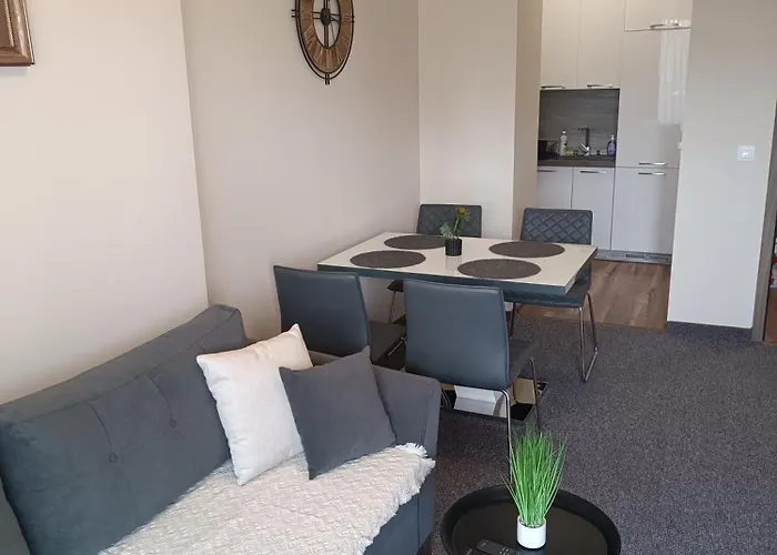 Lazuren Bryag Lux